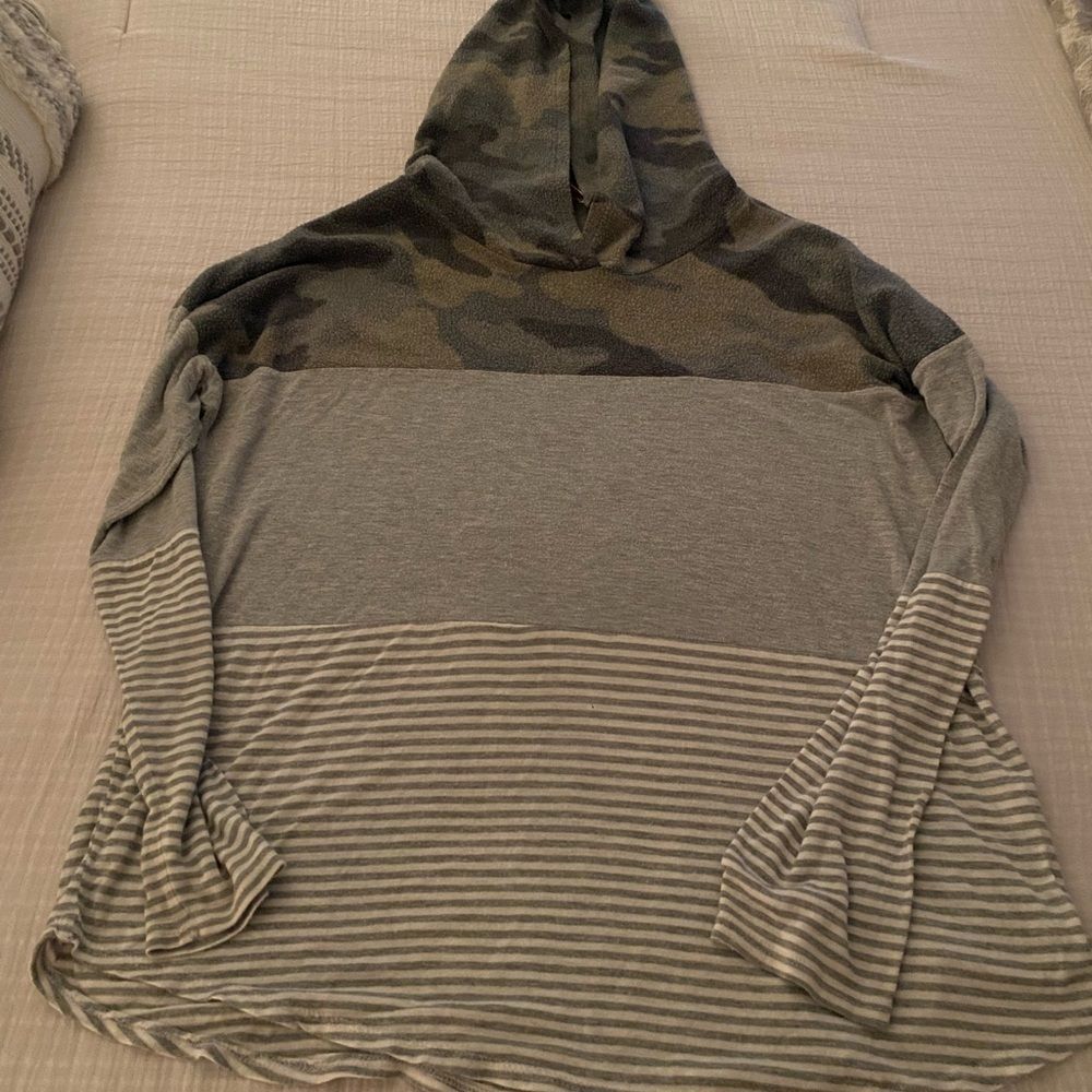 PINK LILY Medium Hooded Longsleeve